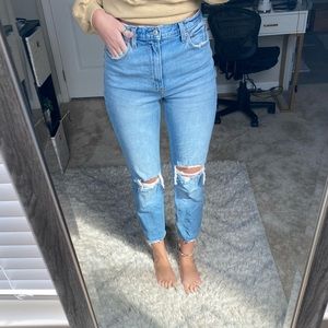 Abercrombie light wash/high rise 😍